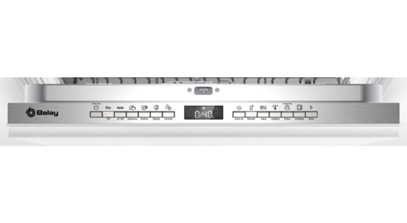 Detalle del frontal interior de un lavavajillas Balay con símbolos