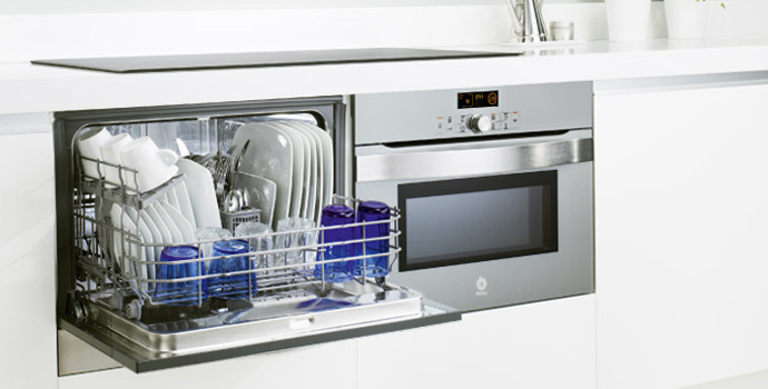 Tienes una cocina pequeña: un lavavajillas compacto es tu solución - Blog  de La Casa Del Electrodoméstico