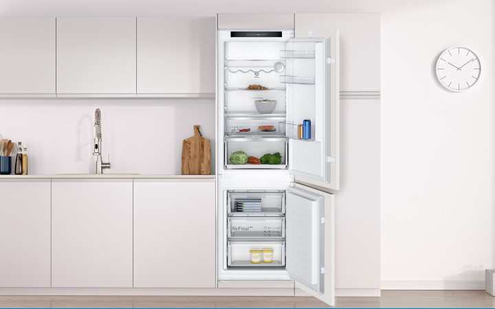 Cómo instalar un frigorífico combi integrable - BALAY